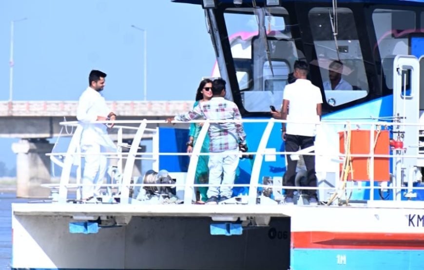 Jalsa Cruise – Evening Ganga Aarti